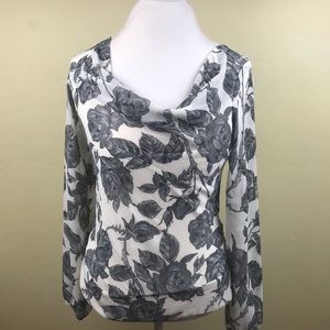 White House Black Market top, Size Small